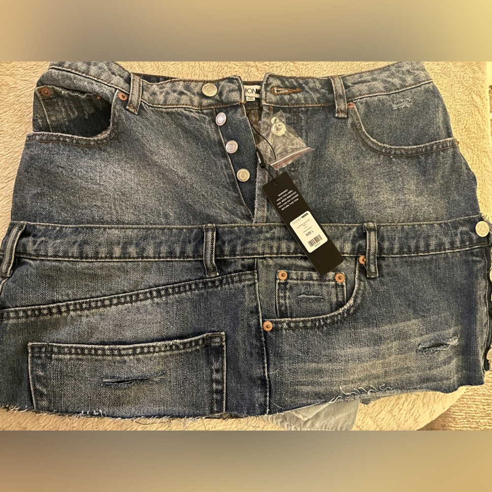 Distressed skirt nwt